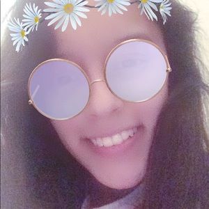 Meet your Posher, Yeneisa